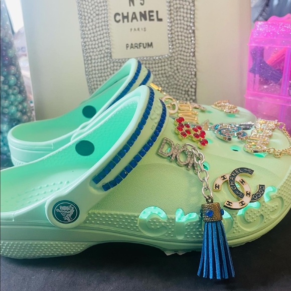 Custom design Crocs - Picture 10 of 16